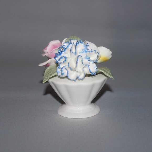 Royal Doulton Floral Wheelbarrow | Fine Bone China | Made in England - Picture 9 of 11